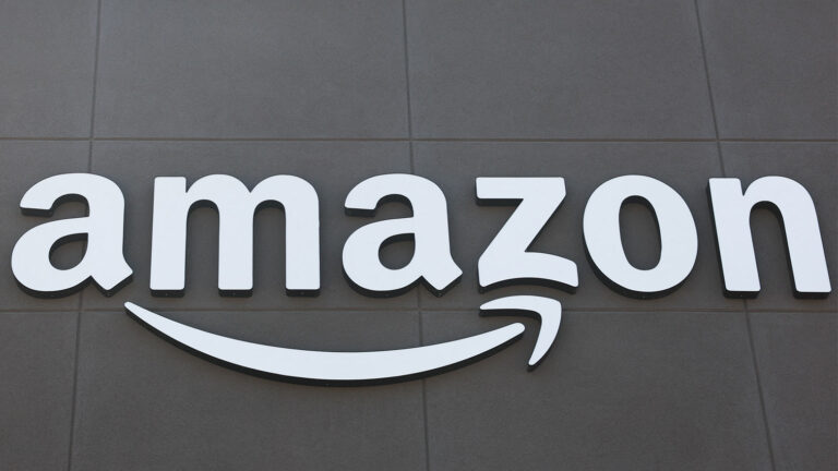 Amazon cloud outage knocks out global internet services