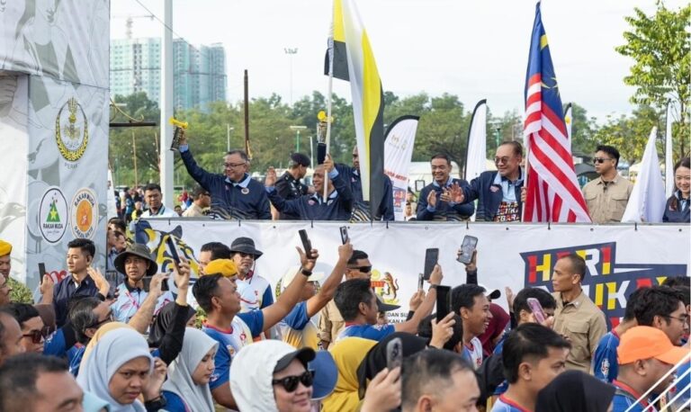 Anwar calls for sports development alongside Malaysias progress