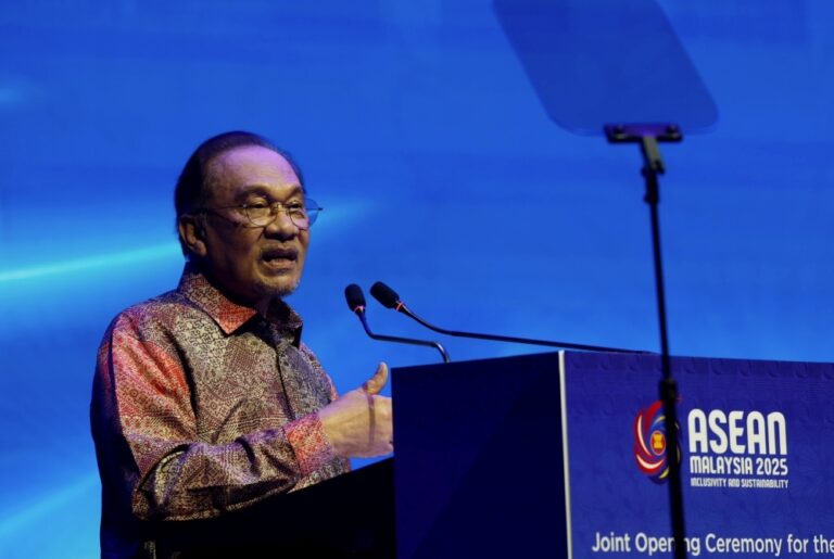 Anwar stresses coordinated humanitarian aid for Palestine
