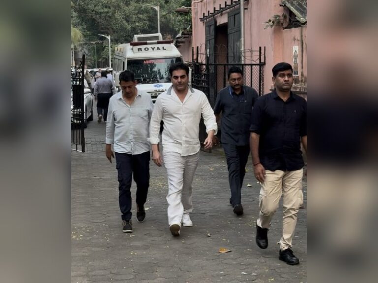 Arbaaz Khan Mika Singh attend Pankaj Dheers funeral in Mumbai