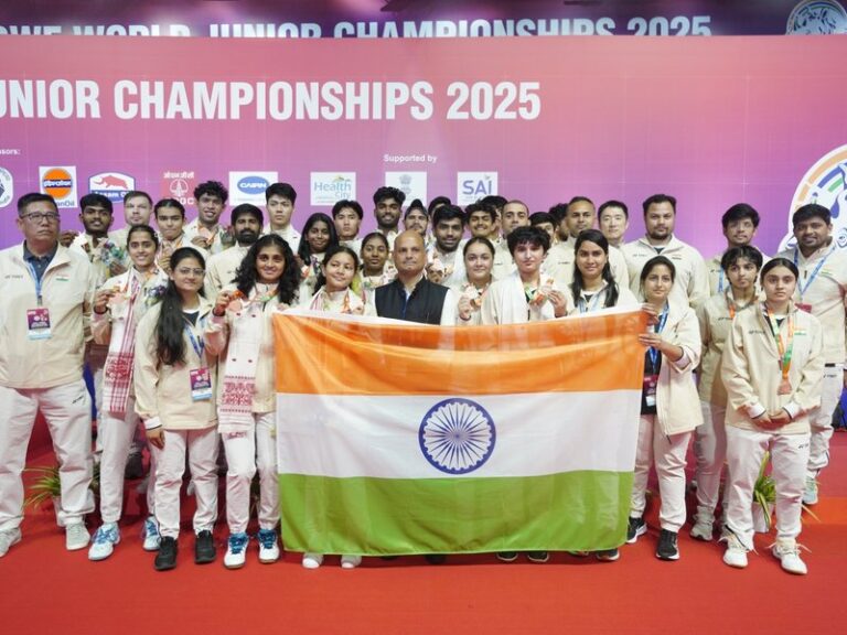 China beats Indonesia 2 0 to win BWF World Junior Championships 2025