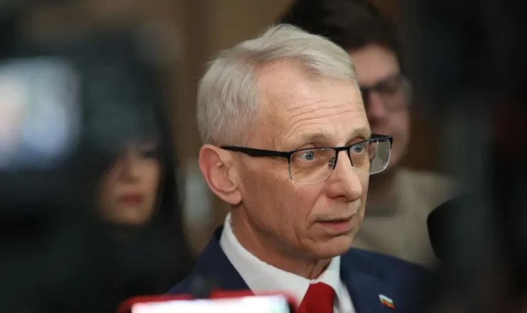 Denkov blasts Sofias garbage crisis and calls for economic reforms