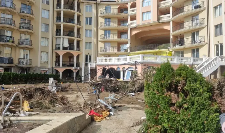 Elenite holiday village water still undrinkable