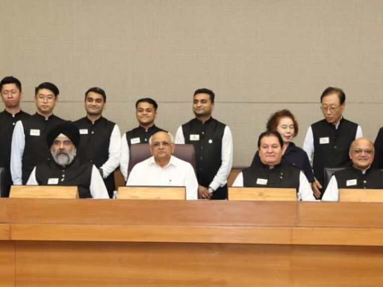 Gujarat CM praises Lions Clubs for supporting government campaigns