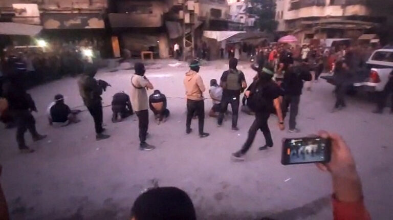 Hamas cracks down on Gaza executes suspected collaborators