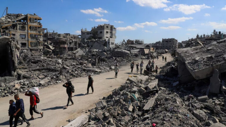 Hamas executes men in Gaza as Israel blocks aid