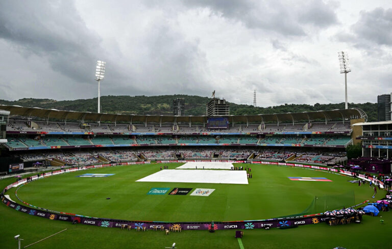 Harmanpreet elects to field as India face Bangladesh