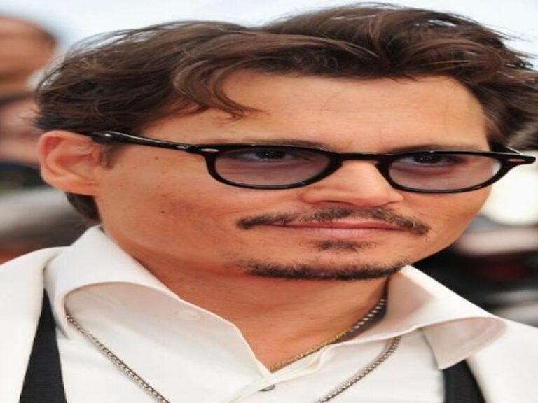 Johnny Depp set for Ebenezer Scrooge role