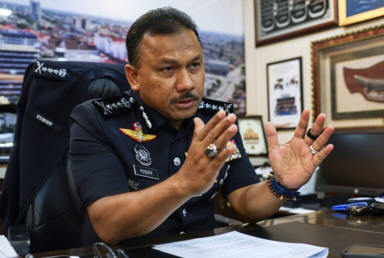 Kelantan police tackle cross border smuggling at Sungai Golok despite challenges