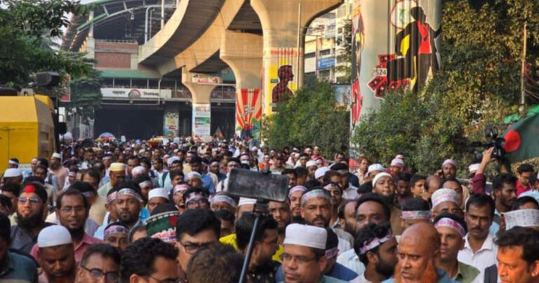 MPO teachers block Dhakas Shahbagh intersection over demands