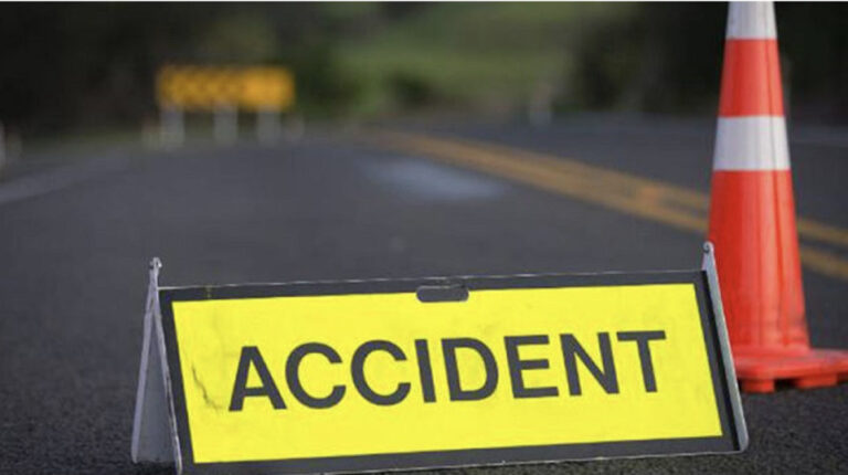 Man killed by DSCC truck in Jatrabari