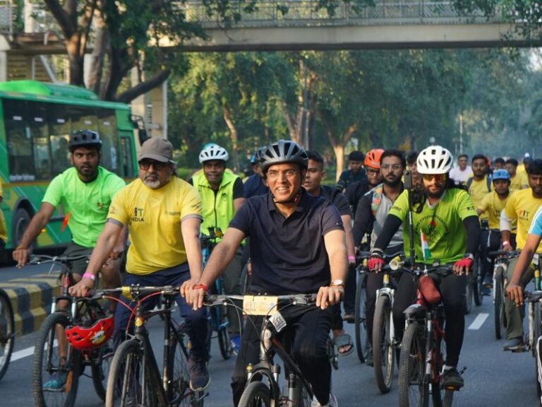 Mansukh Mandaviya leads ‘Sundays on Cycle to promote fitness and healthy living