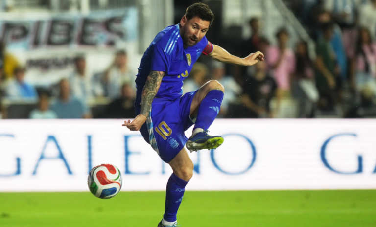 Messi shines with two assists in Argentinas 6 0 win over Puerto Rico