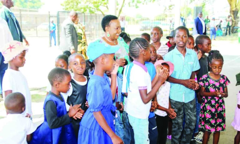 Mugadza praises First Ladys donation to boost Manicaland health services