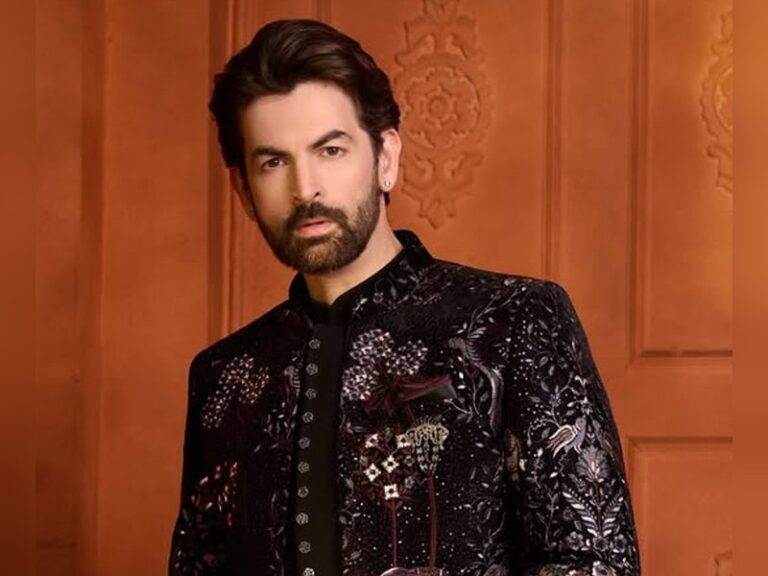 Neil Nitin Mukesh wows with piano tribute