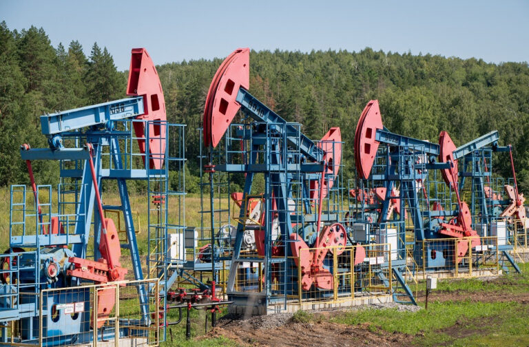 Oil prices climb as Trump claims India will halt Russian oil imports