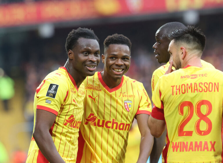 PSG moves top of Ligue 1 with 3-0 win at Brest
