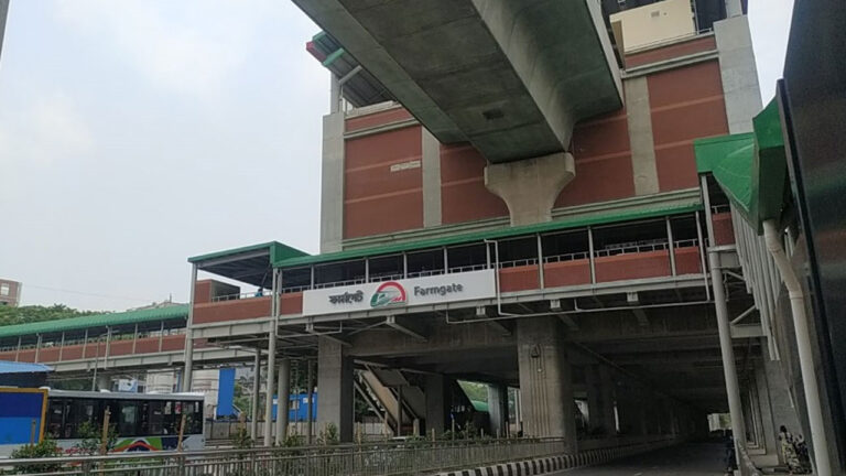 Pedestrian killed by falling bearing pad at Farmgate