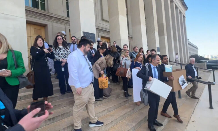 Pentagon press corps walks out over new media rules