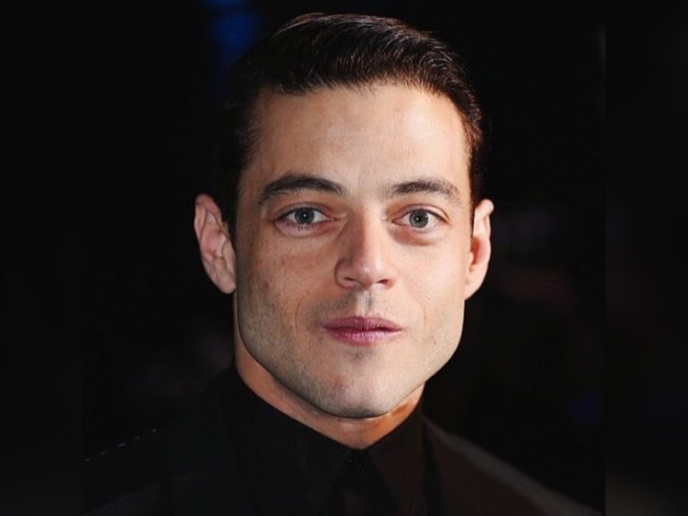 Rami Malek mistaken for Bruno Mars at New York Comic Con
