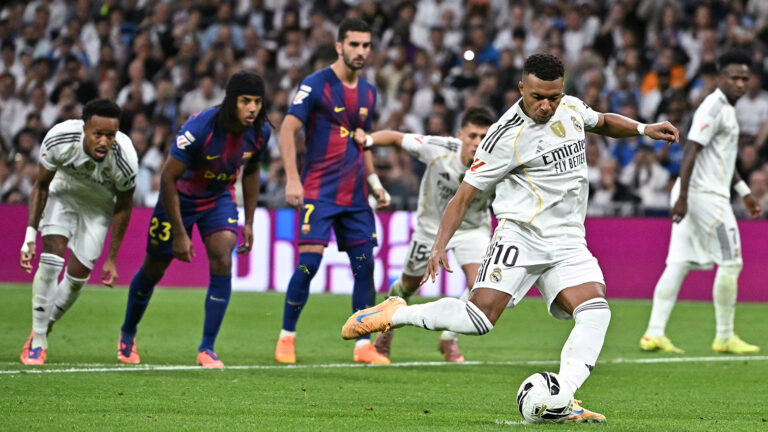 Real Madrid defeats Barcelona 2-1 in El Clásico