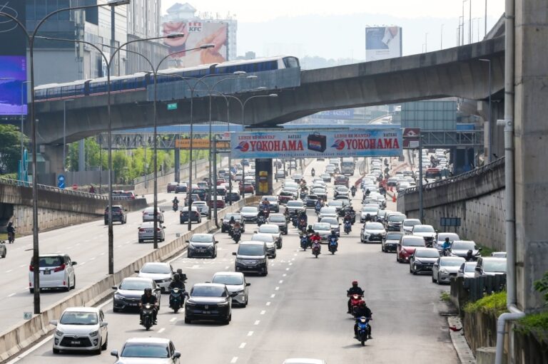 Road closures for ASEAN Summit to be temporary, says Fahmi Fadzil