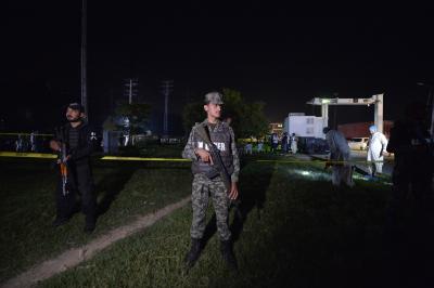 Seven Pakistani police killed in attack on DI Khan training school