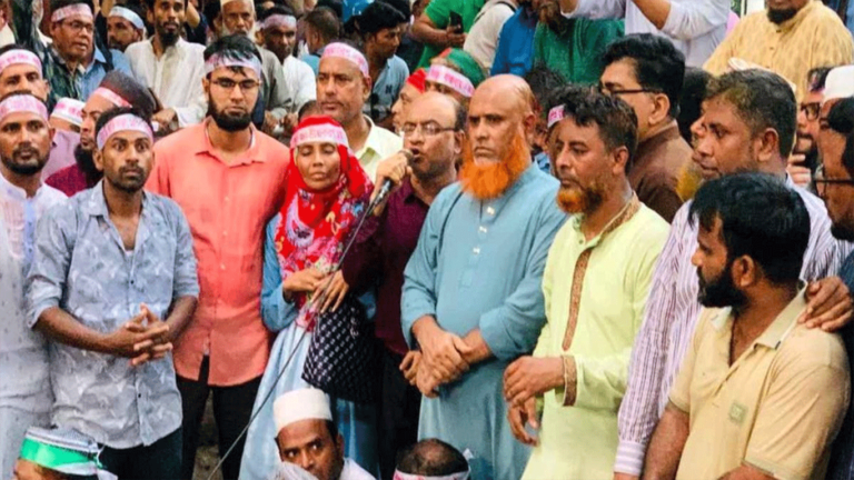 Teachers suspend march, stage hunger strike over house rent demands