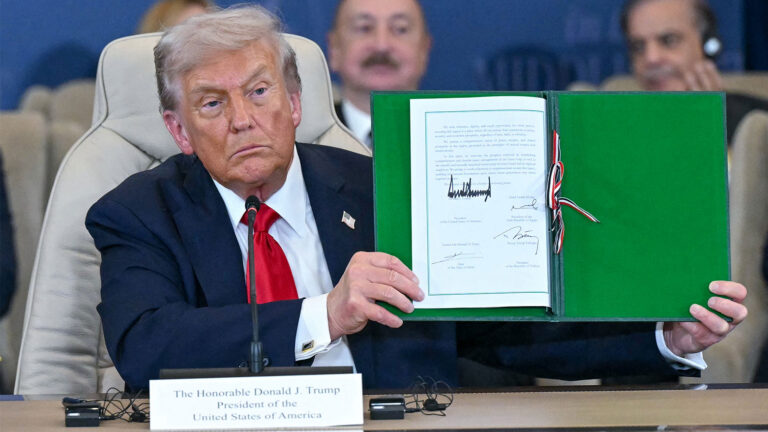 Trump Netanyahu sign historic Gaza ceasefire deal in Egypt