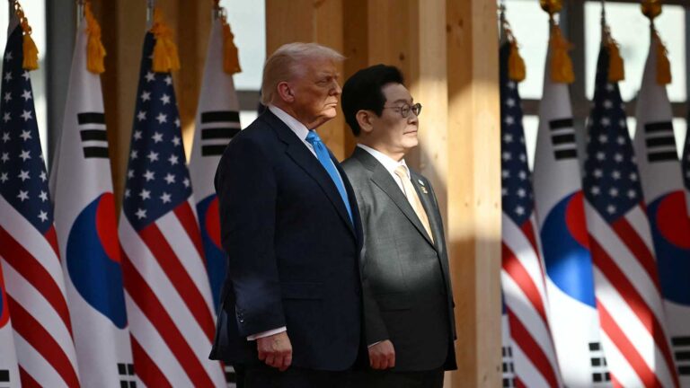 Trump lands in Korea chasing trade win