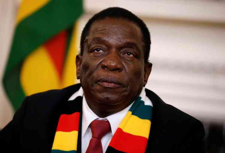 Zimbabwe hands out US$150 bonuses amid unrest