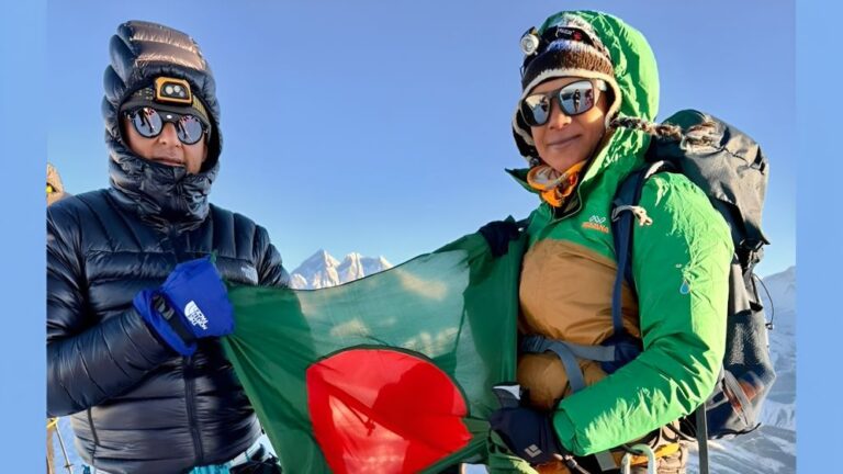 Bangladeshi duo scale Mera Peak