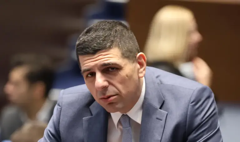Budget brawl as Mirchev roasts “rhinoceros” crew