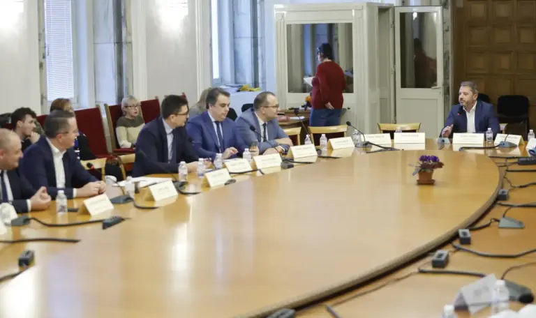 Budget committee fails due to lack of quorum