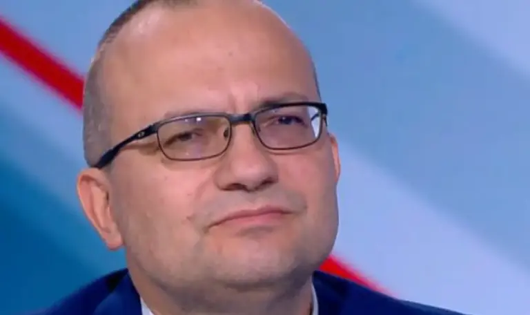 Dimitrov criticizes Lukoil steps, warns on budget