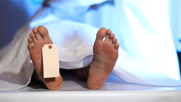 Drug-crazed son kills father in prayer, injures cops