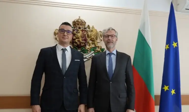 Economy Minister Petar Dilov discusses EIB funding for Bulgarian SMEs