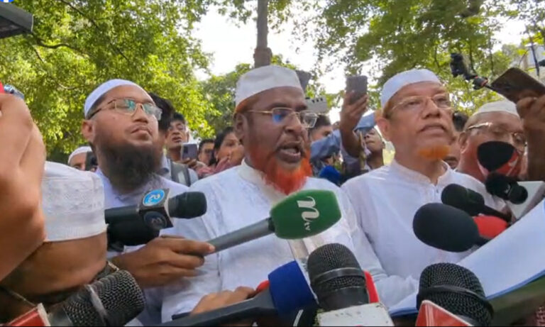 Islamic parties march in Dhaka, demand national referendum