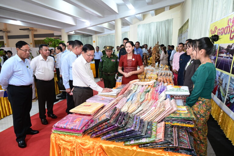 Min Aung Hlaing warns illegal trade aids armed groups