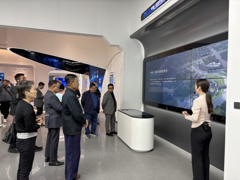 Myanmar deputy minister tours China media giants