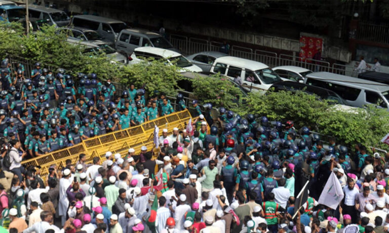 Police block Jamaat-led procession in Dhaka, delegation sent to Jamuna