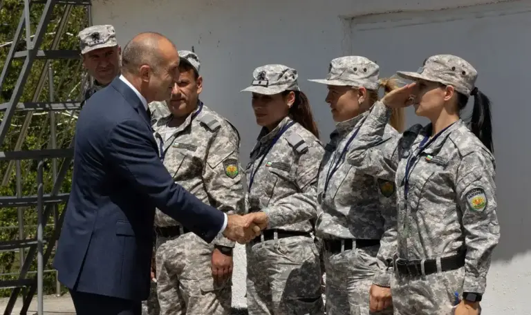 Rumen Radev honors Bulgaria’s Land Forces on Battle Day