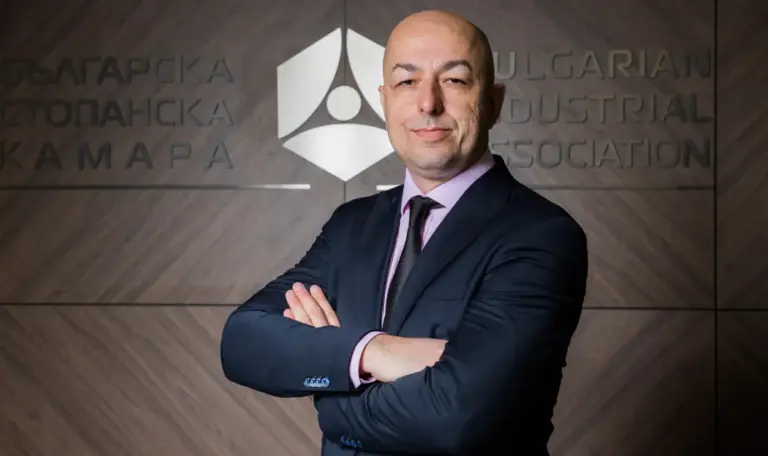 Shteryo Nozharov says 2026 budget breaches EU rules