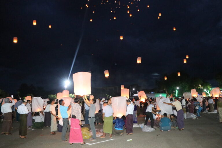 Tazaungdine festival kicks off in Monywa with ceremony and performances