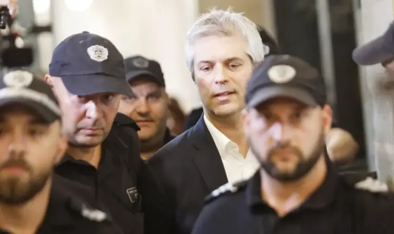 Varna mayor faces court as bribery case heats up